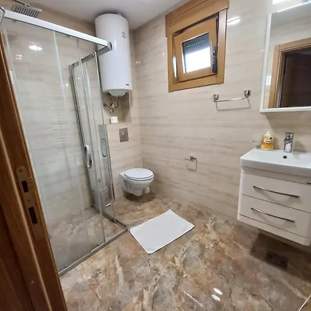 Апартаменты 403, Sarm *